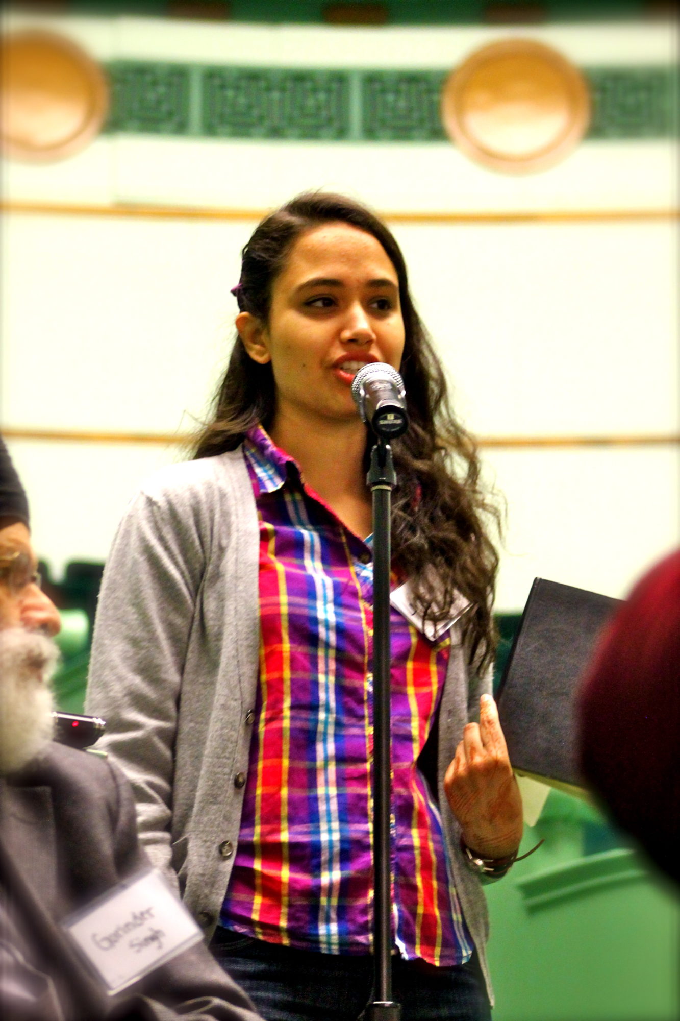 Loveleen Kaur asks the panelists a question