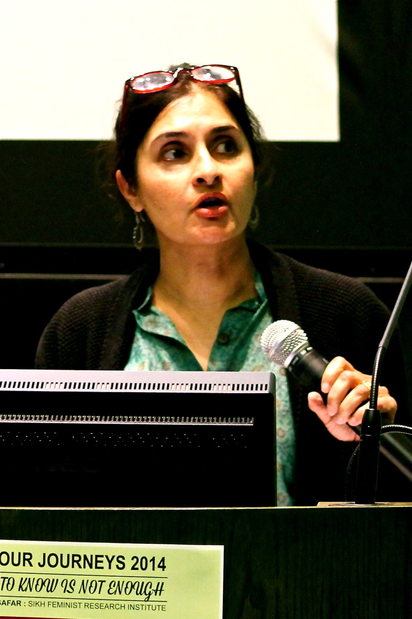 Dr. Sangeeta Luthra presents her paper