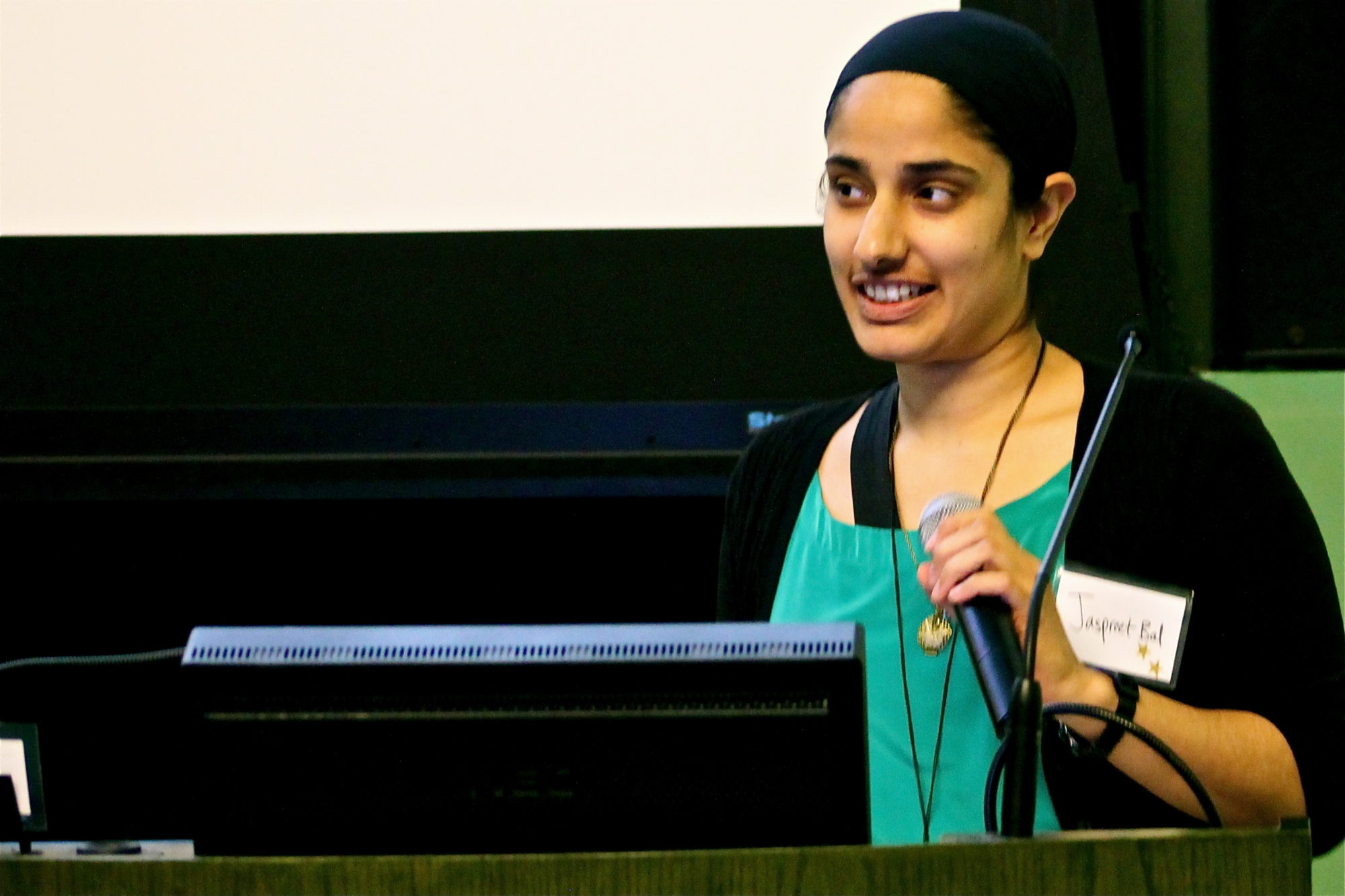 PhD candidate Jaspreet Kaur presents her paper